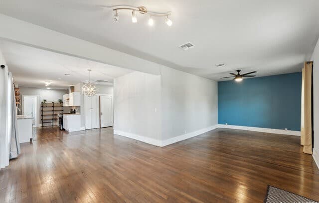 3-bedroom rental at 1031 Schley Ave in San Antonio, TX — photo 4