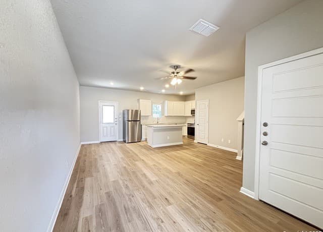 3-bedroom rental at 13346 Stadium CV Unit 101 in San Antonio TX