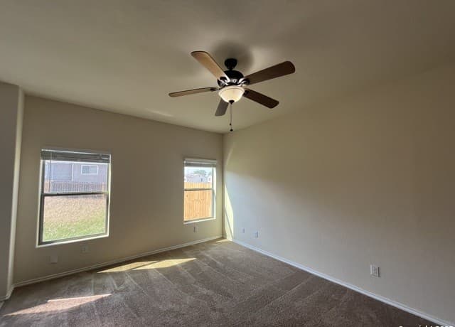 3-bedroom rental at 8711 Azul Sky Court in Converse, TX — photo 4