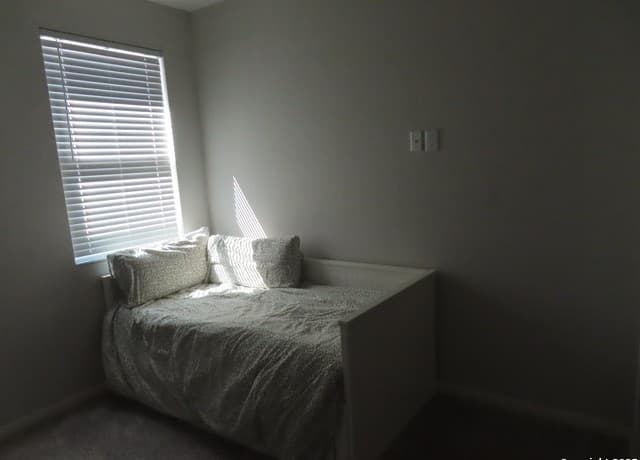 3-bedroom rental at 22150 Approach in San Antonio, TX — photo 2