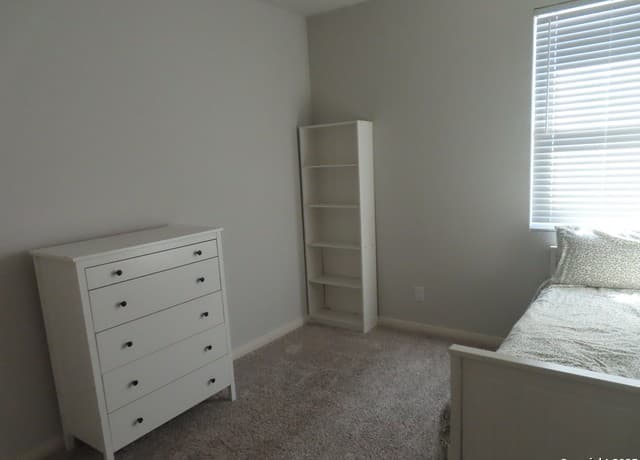3-bedroom rental at 22150 Approach in San Antonio, TX — photo 4