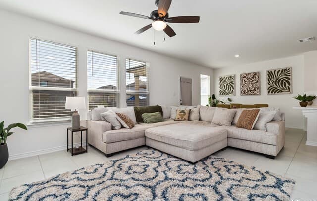3-bedroom rental at 11538 Hocus Pocus in San Antonio, TX — photo 2
