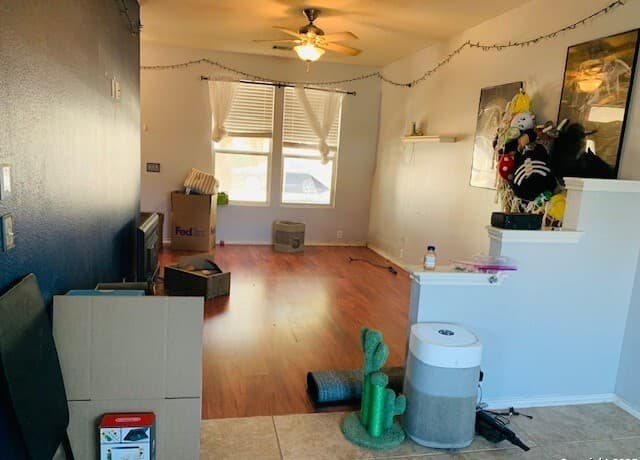 3-bedroom rental at 10311 Lateleaf Oak in San Antonio, TX — photo 4