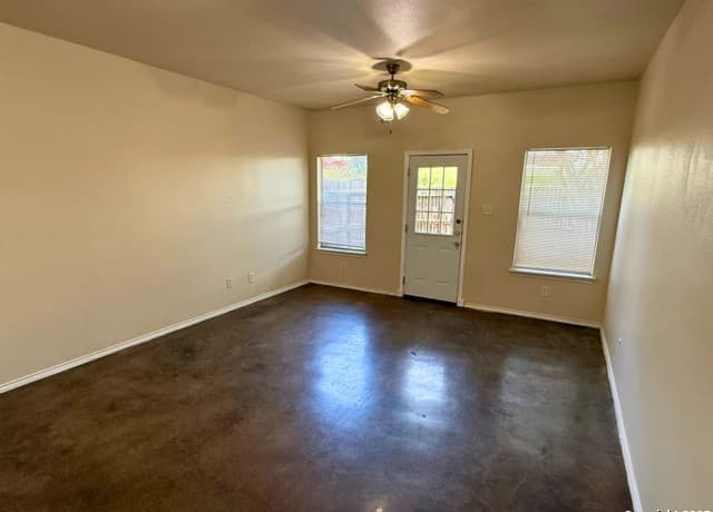 3-bedroom rental at 10822 Mathom Landing Unit 3 in Universal City, TX — photo 3