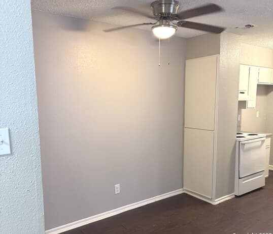 2-bedroom rental at 2018 Anchor Dr Unit B in San Antonio, TX — photo 4