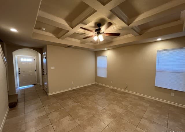 3-bedroom rental at 6019 Karly Way Unit 101 in San Antonio, TX — photo 5