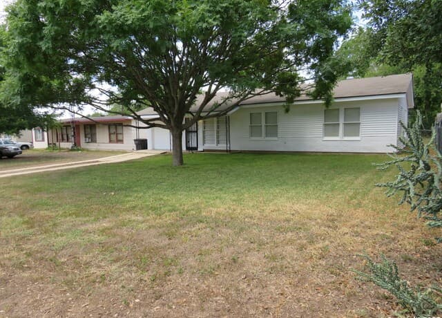 3-bedroom rental at 419 Anton Dr in San Antonio TX