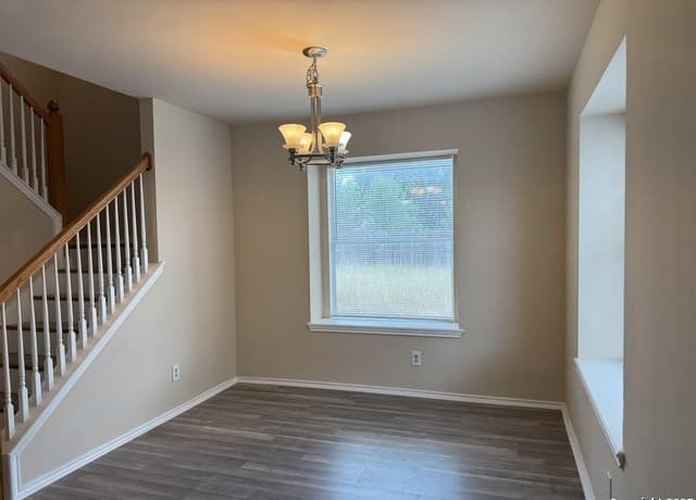 4-bedroom rental at 9061 Clearwood Path in Universal City, TX — photo 4