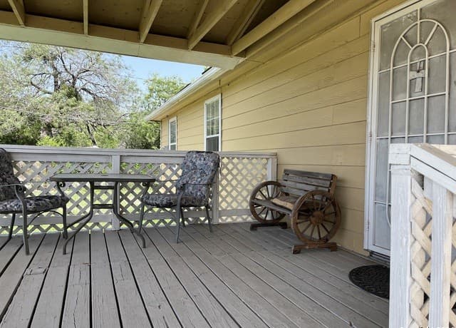 3-bedroom rental at 1243 Gillette Blvd in San Antonio, TX — photo 3
