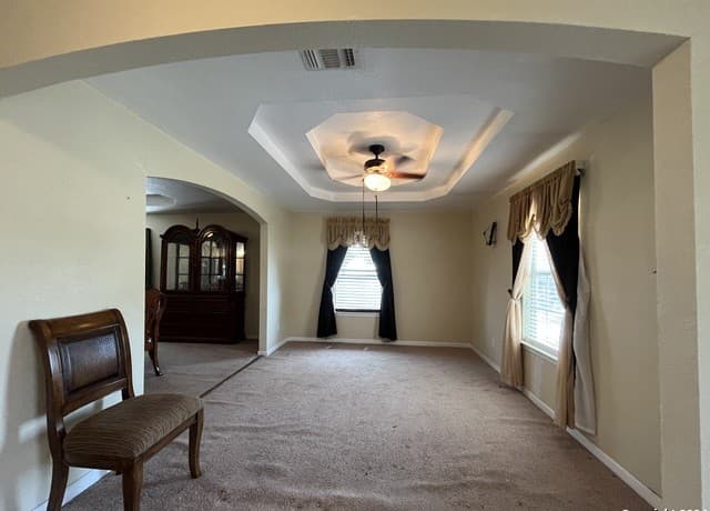 3-bedroom rental at 1243 Gillette Blvd in San Antonio, TX — photo 5