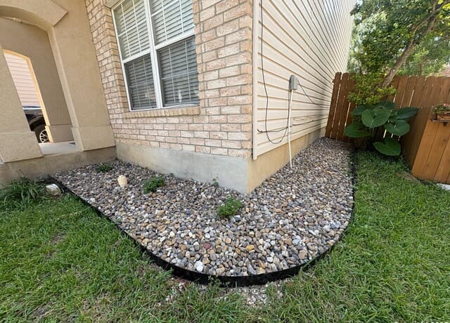 3-bedroom rental at 10134 Ranger Canyon in San Antonio, TX — photo 2