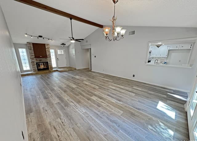 3-bedroom rental at 16918 Summer Creek Dr in San Antonio, TX — photo 4