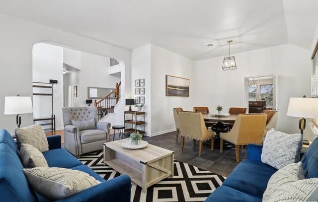 5-bedroom rental at 25218 Shinnecock Trail in San Antonio, TX — photo 4