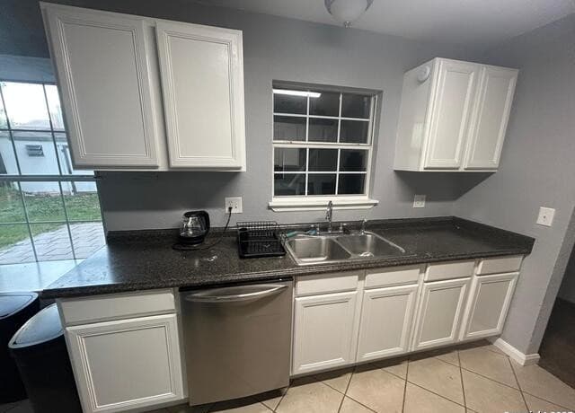 5-bedroom rental at 6403 Ridge Creek in San Antonio, TX — photo 3