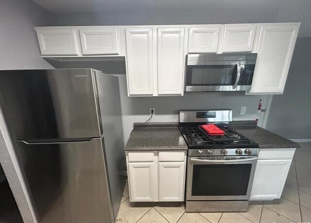 5-bedroom rental at 6403 Ridge Creek in San Antonio, TX — photo 4
