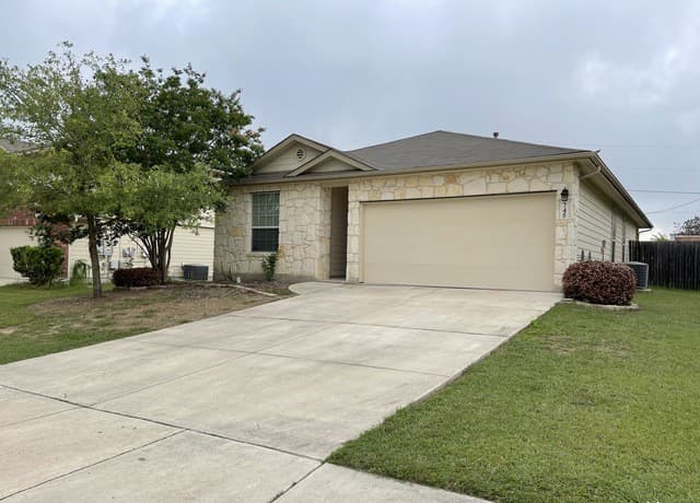 3-bedroom rental at 745 Hollow Ridge in Schertz, TX — photo 2