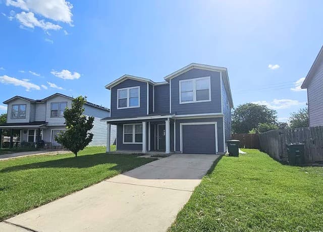 4-bedroom rental at 607 Ridingate Farm in San Antonio, TX — photo 2