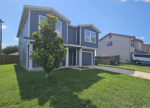 4-bedroom rental at 607 Ridingate Farm in San Antonio, TX — photo 3