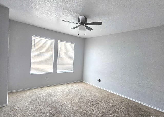 4-bedroom rental at 607 Ridingate Farm in San Antonio, TX — photo 5