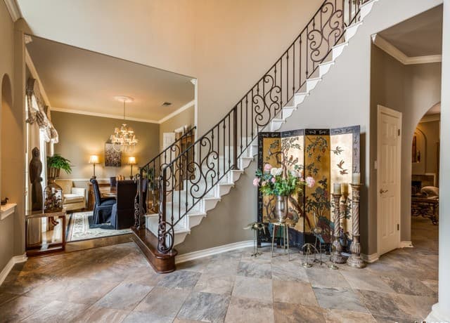 6-bedroom rental at 19114 Autumn Gdn in San Antonio, TX — photo 3