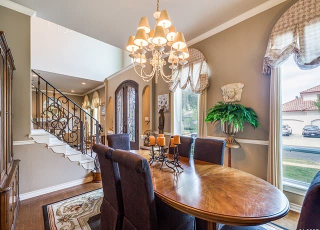 6-bedroom rental at 19114 Autumn Gdn in San Antonio, TX — photo 4