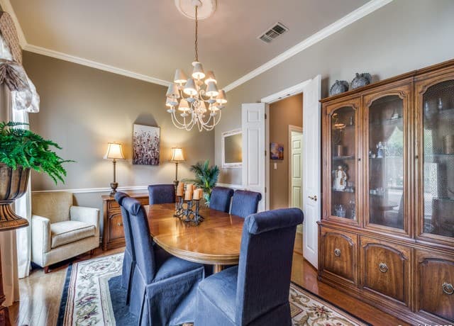6-bedroom rental at 19114 Autumn Gdn in San Antonio, TX — photo 5