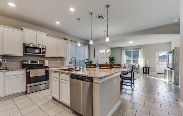4-bedroom rental at 4807 Marylebone in Converse, TX — photo 5