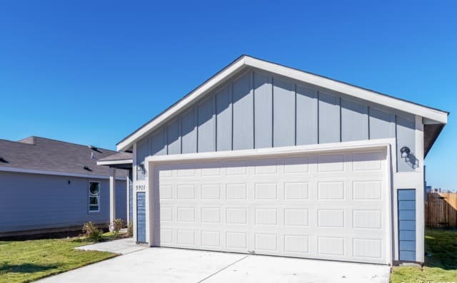 3-bedroom rental at 5911 Rolling Glen in San Antonio, TX — photo 3