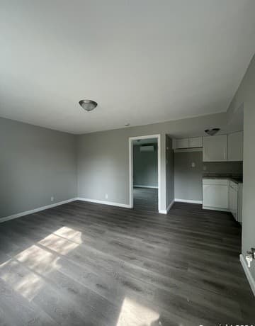 1-bedroom rental at 1723 W Mayfield Blvd Unit 6 in San Antonio, TX — photo 2