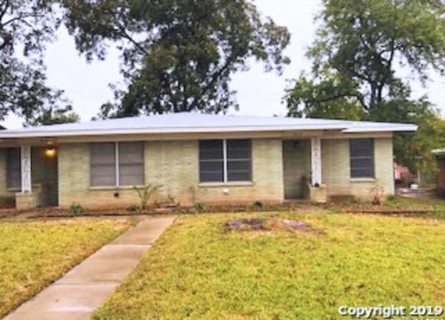 2-bedroom rental at 213 Sunnyland Dr in San Antonio TX