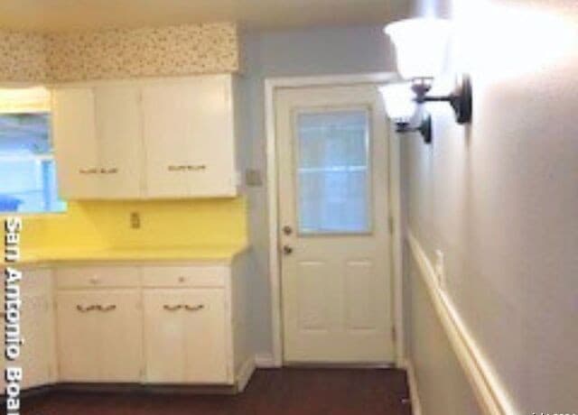 2-bedroom rental at 213 Sunnyland Dr in San Antonio, TX — photo 4