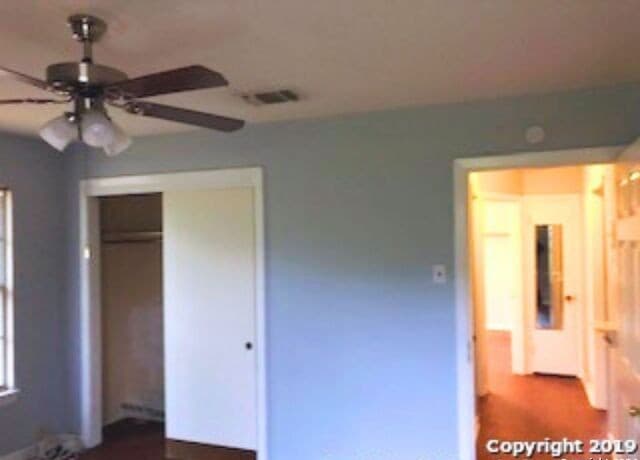 2-bedroom rental at 213 Sunnyland Dr in San Antonio, TX — photo 5