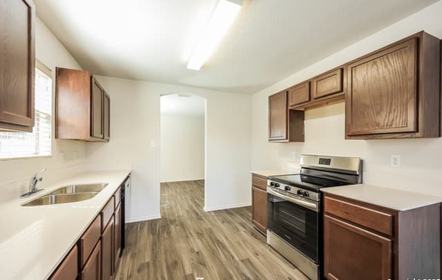 3-bedroom rental at 8943 Ashley Wilkes in San Antonio, TX — photo 3