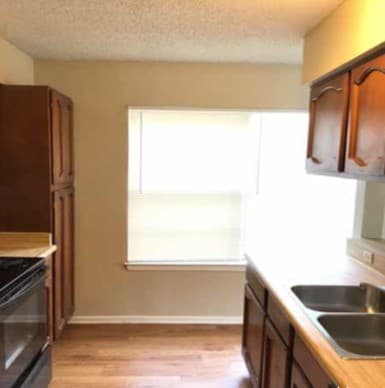 3-bedroom rental at 7904 Mallow in San Antonio, TX — photo 3