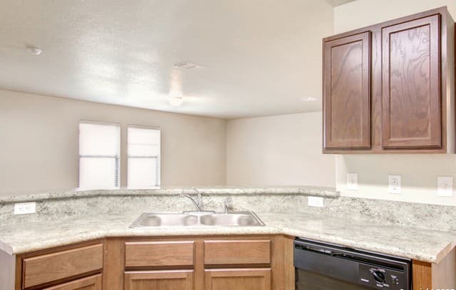 3-bedroom rental at 8915 Ashley Wilkes in San Antonio, TX — photo 4