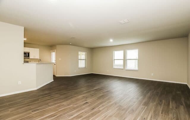 3-bedroom rental at 8919 Scarlett Place in San Antonio, TX — photo 3