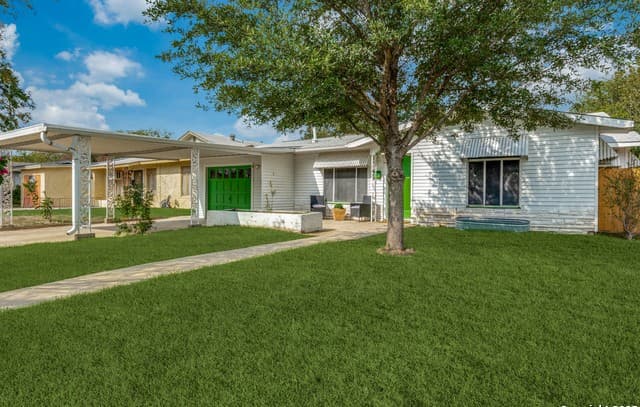 2-bedroom rental at 339 Edgebrook in San Antonio TX