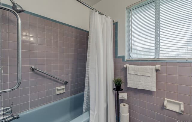 2-bedroom rental at 339 Edgebrook in San Antonio, TX — photo 5