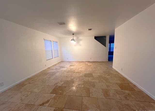 4-bedroom rental at 6207 Amherst Bay in San Antonio, TX — photo 3