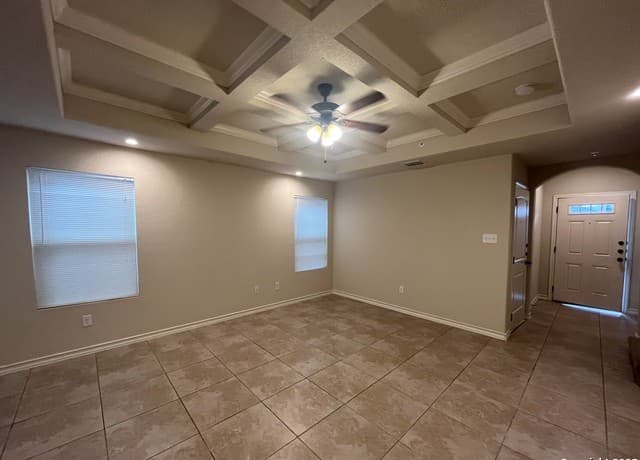 3-bedroom rental at 7105 Micayla Cove Unit 104 in San Antonio, TX — photo 5
