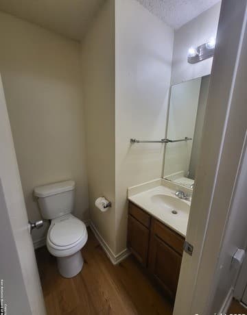 2-bedroom rental at 9928 Ardash Ln in San Antonio, TX — photo 5