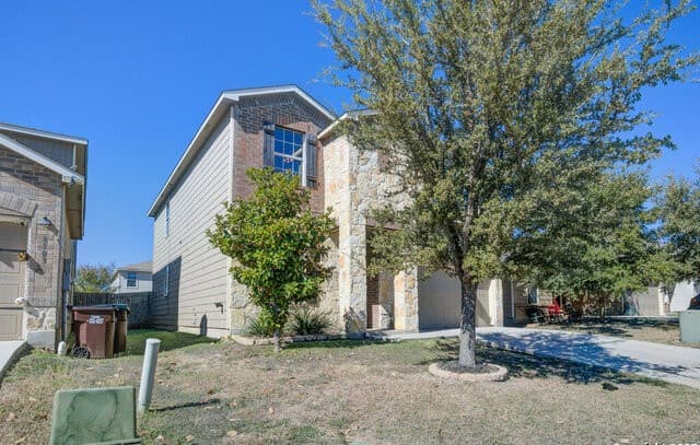 3-bedroom rental at 8907 Preserve Trail in San Antonio, TX — photo 4