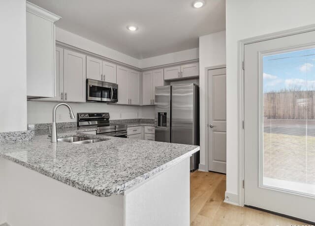 3-bedroom rental at 10203 Tulipwood Run Unit 101 in San Antonio, TX — photo 2