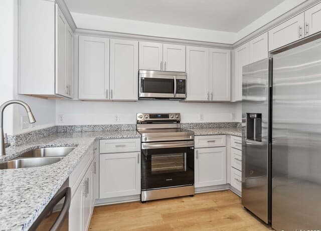 3-bedroom rental at 10203 Tulipwood Run Unit 101 in San Antonio, TX — photo 3