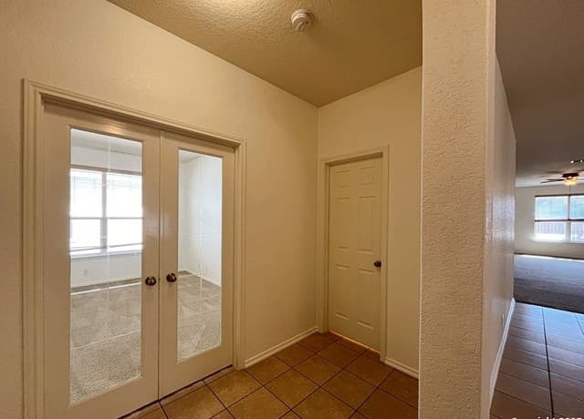 3-bedroom rental at 15338 Nesting Way in San Antonio, TX — photo 3