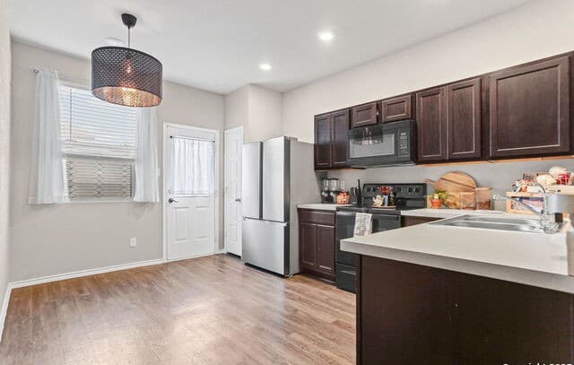 4-bedroom rental at 10519 Green Rock in San Antonio, TX — photo 3