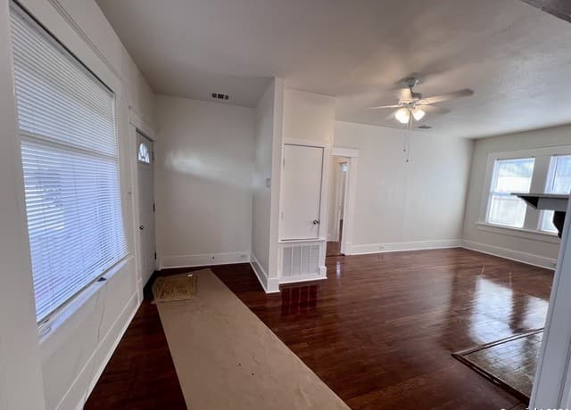 2-bedroom rental at 610 Croft Trace Ln in San Antonio, TX — photo 2