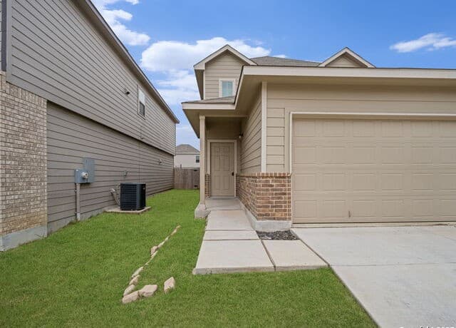 4-bedroom rental at 10518 Green Rock in San Antonio, TX — photo 3