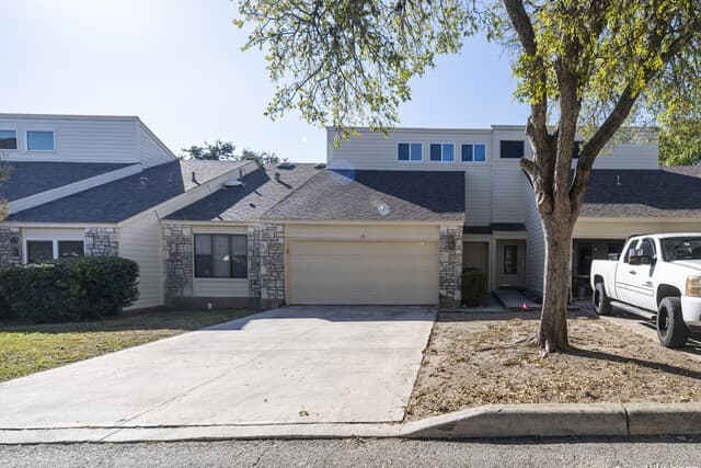 4-bedroom rental at 8419 Echo Creek in San Antonio TX