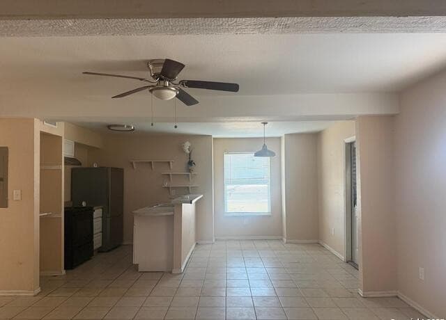 2-bedroom rental at 3718 Pleasanton Rd. Unit 2-104 in San Antonio, TX — photo 2